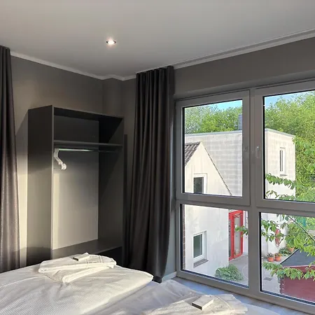 Prinzessin Bellatrix Designer Zimmerprinzen Apartment Oldenburg